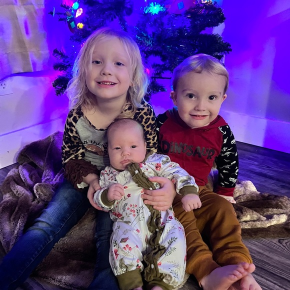 Silent Show! Come Hang! 😱😘🥰 - Picture 5 of 7